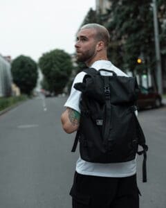 Carrying heavy bag on one shoulder can lead to neck pain